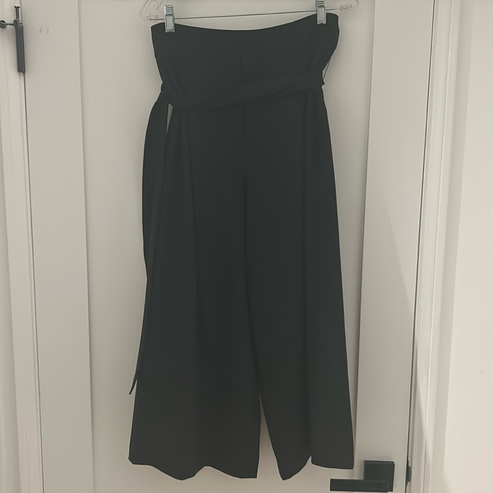 No sign of wear - high quality dress pant material -